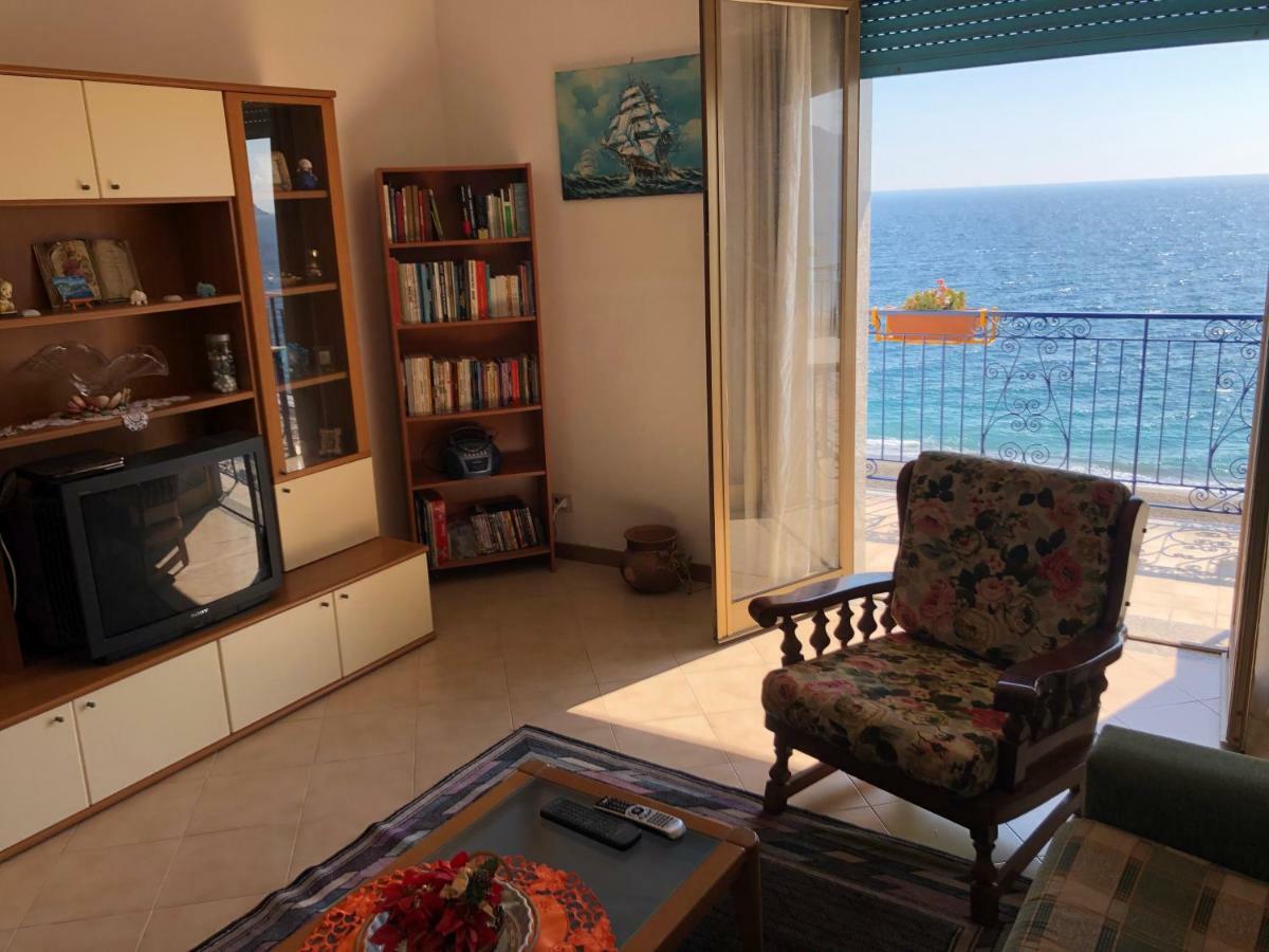 דירות לטויאני Locazione Turistica F.G. Rando מראה חיצוני תמונה